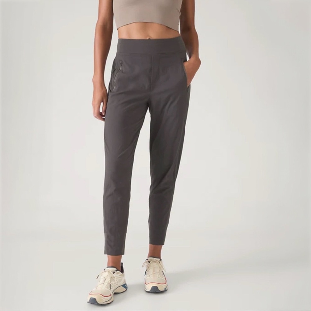 NWT Athleta | Trekkie North High Rise Jogger Size 8 in Charcoal
